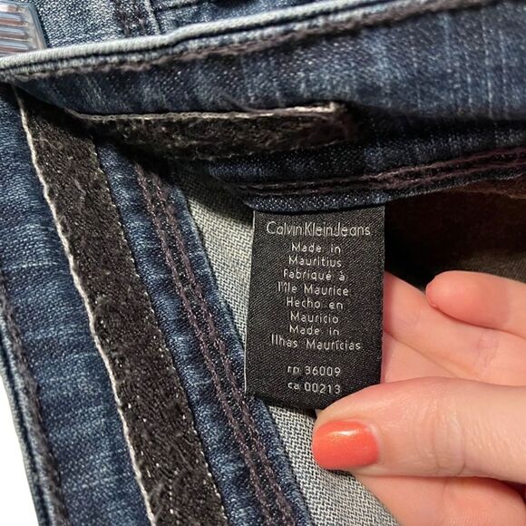 Calvin Klein- Women’s Dark Wash Boot Cut 99% Cotton Jeans, Size 32 - Picture 9 of 11